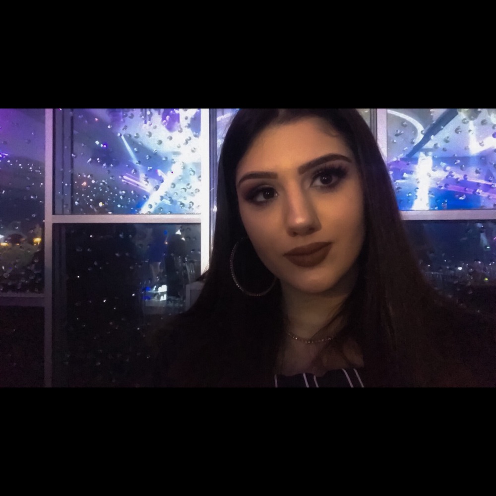 Meet your Posher, Elizabeth